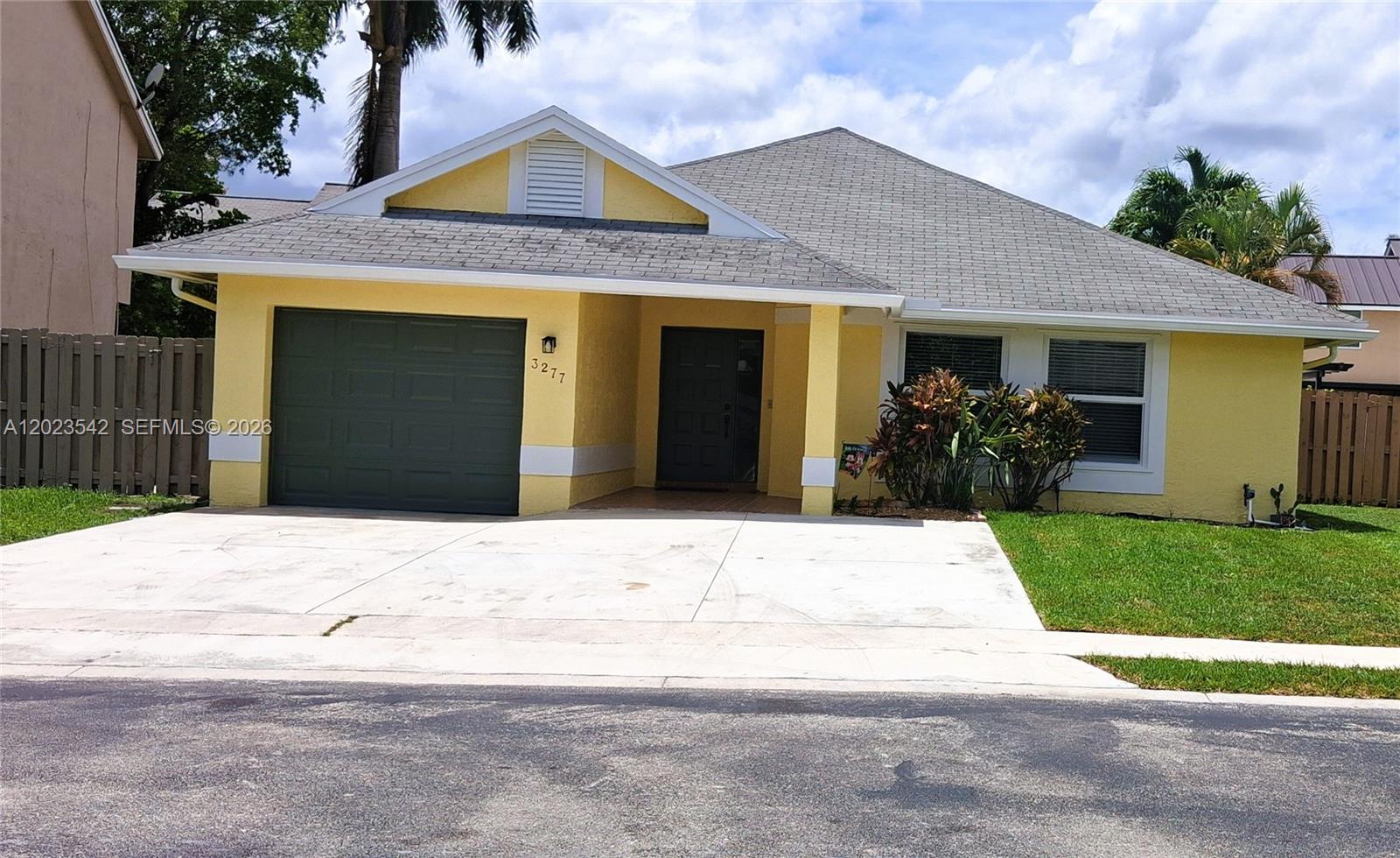 3277 NW 123rd Ave, Sunrise FL 33323
