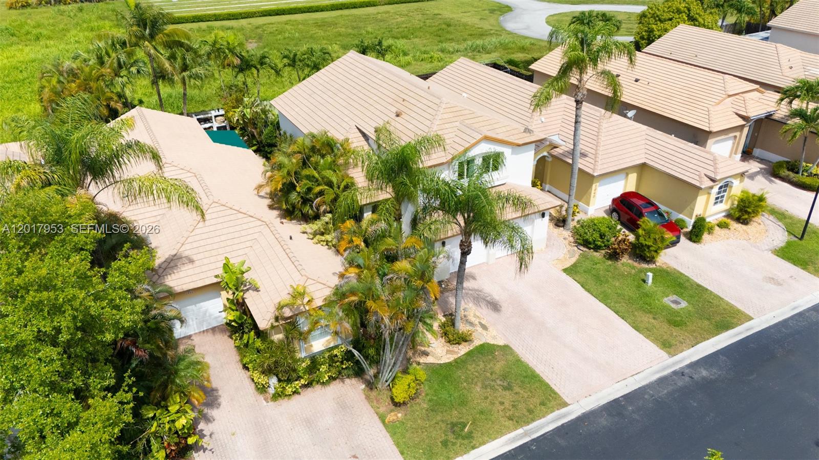 2940 NW 99th Pl, Doral FL 33172