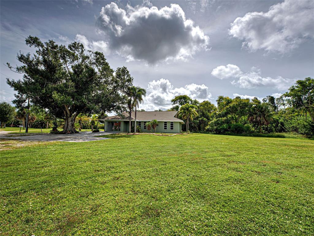 425 MORRISON AVENUE, ENGLEWOOD, FL — photo 3 of 30