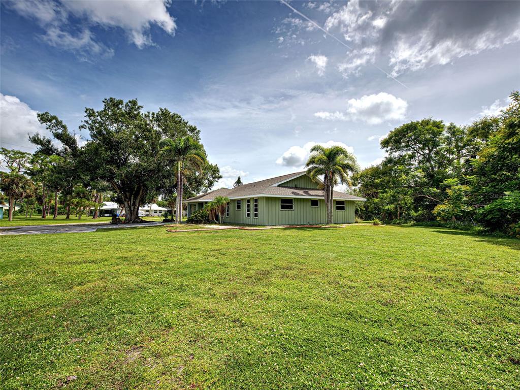 425 MORRISON AVENUE, ENGLEWOOD, FL — photo 4 of 30