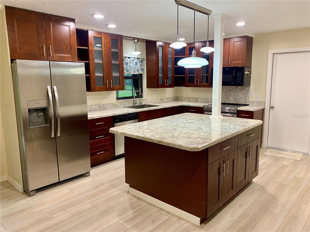 660 SUNDANCE TRAIL, WIMAUMA, FL — photo 2 of 3