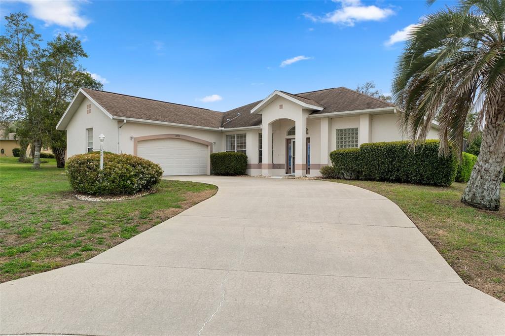 370 W BARCLAY COURT
