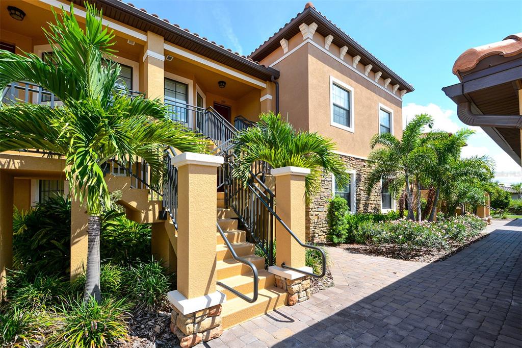 13737 MESSINA LOOP UNIT 202, LAKEWOOD RANCH, FL — photo 5 of 30