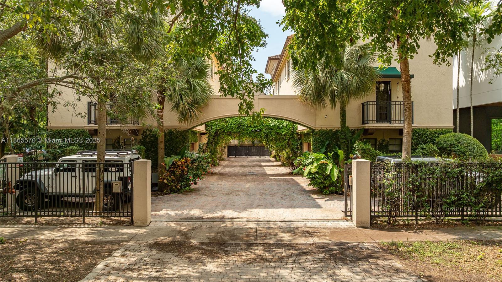 2818 Coconut Ave # 2818, Miami FL 33133
