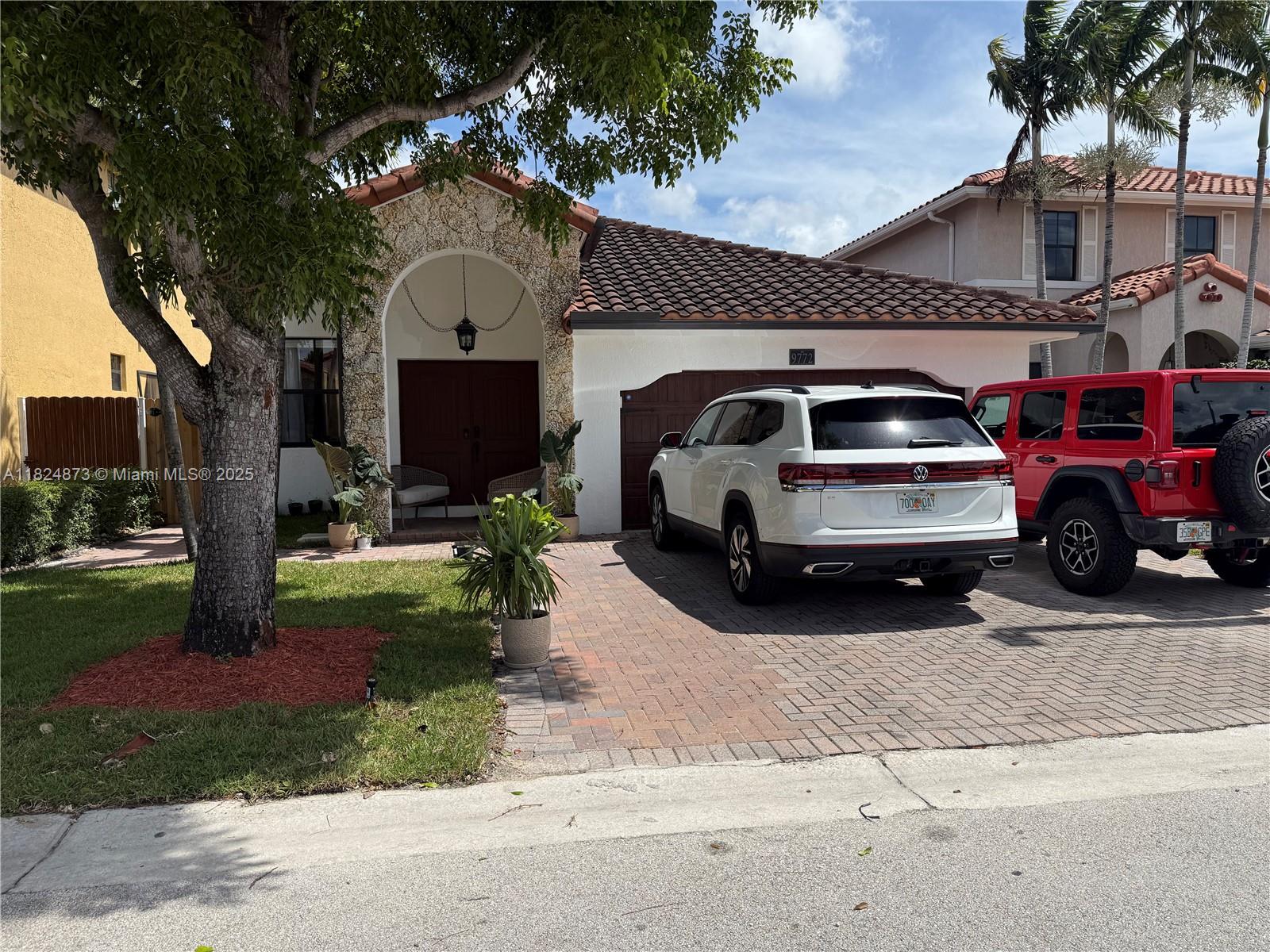 9772 NW 9th St, Miami FL 33172