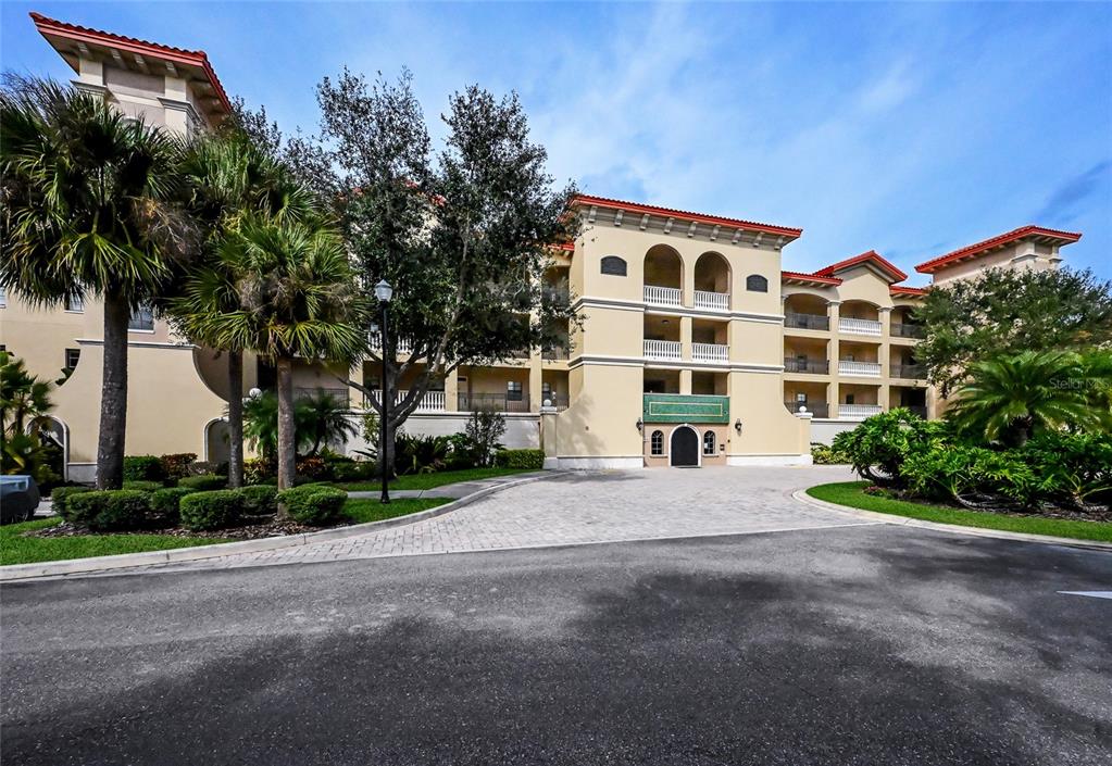 7718 LAKE VISTA COURT UNIT 201
