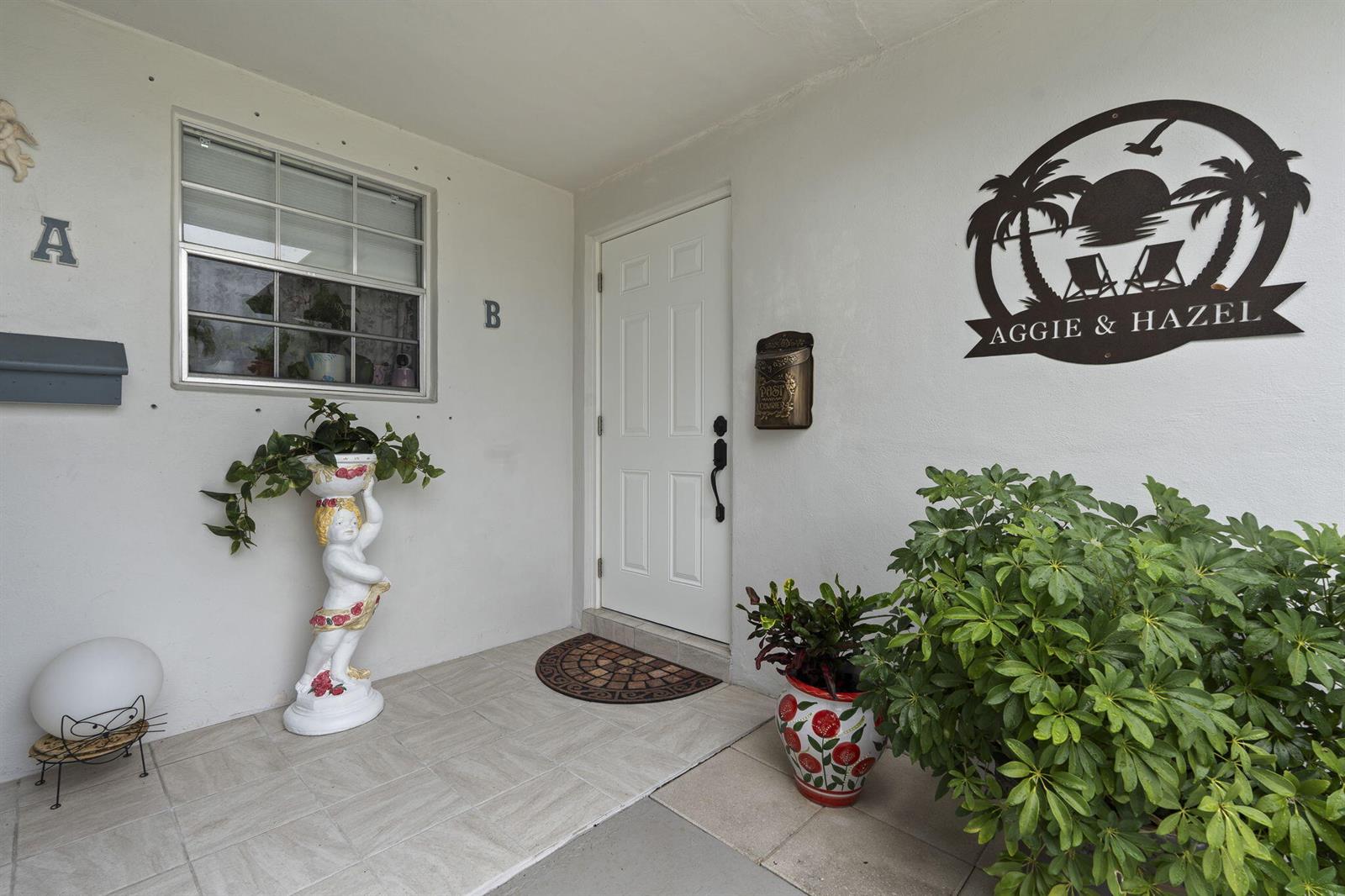 1177 S Drive Circle # B, Delray Beach FL 33445