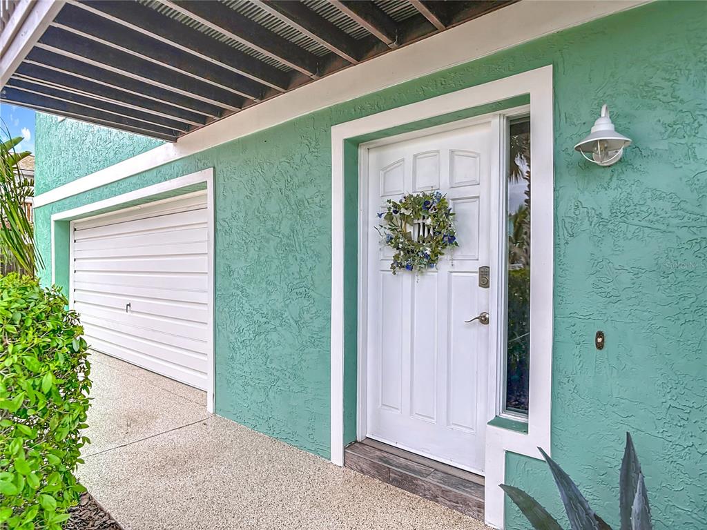 3813 SANDSTONE COURT
