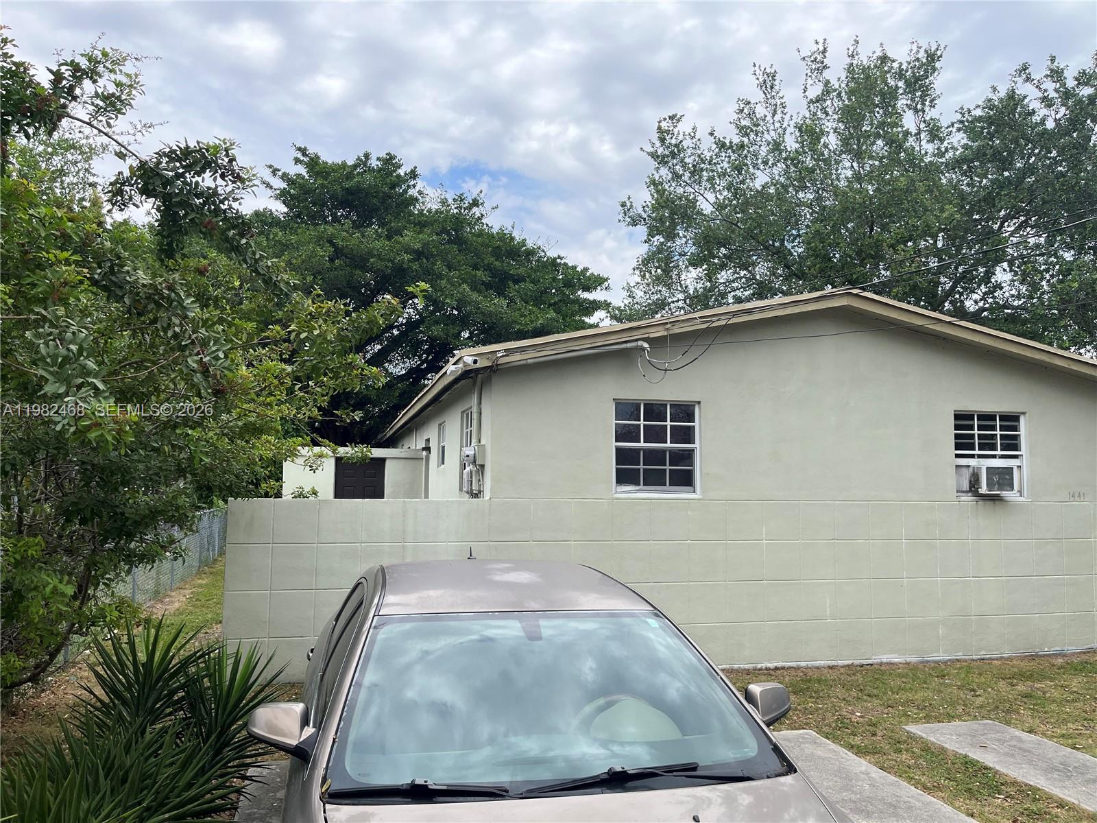 MIAMI, FL — photo 3 of 4