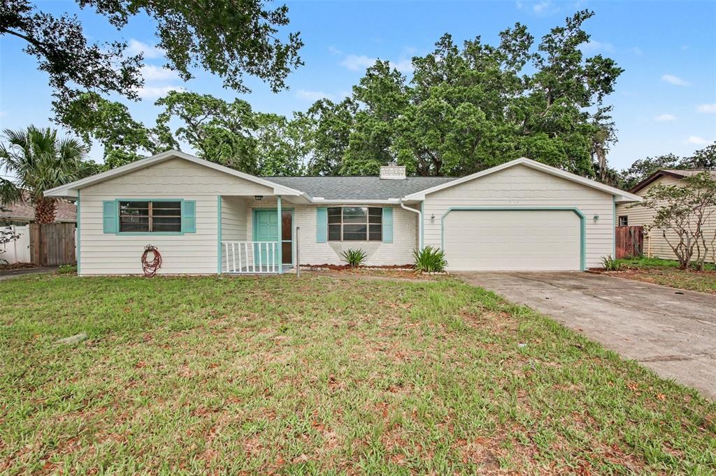 959 SAND CREST DRIVE