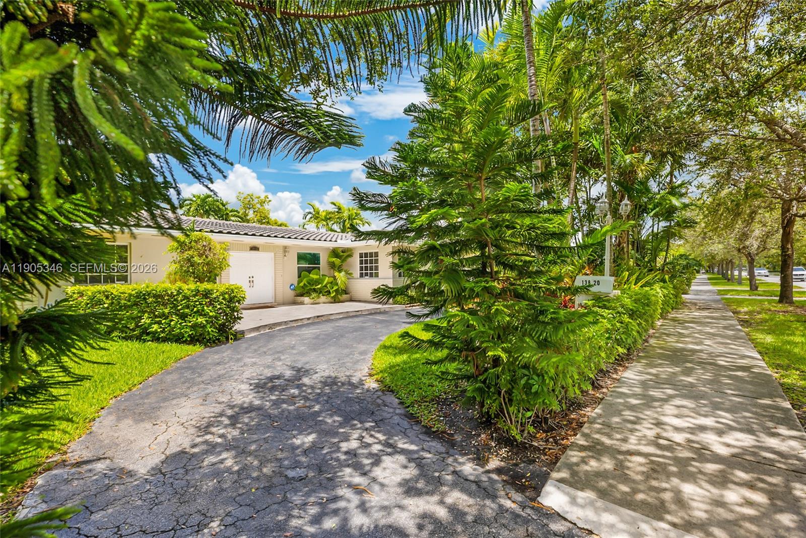 13820 SW 82nd Ave, Palmetto Bay FL 33158
