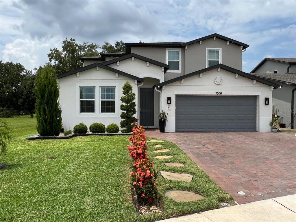 1506 PINES END PLACE