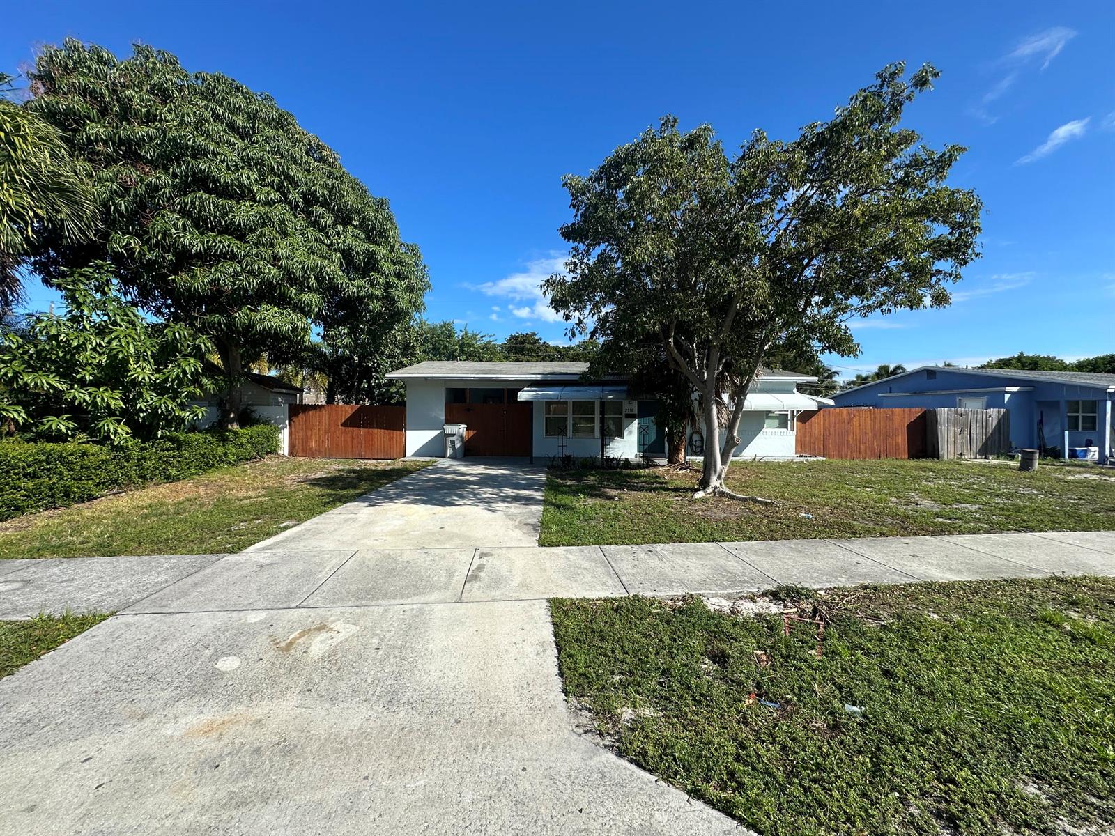 2550 NE 7th Terrace, Pompano Beach FL 33064