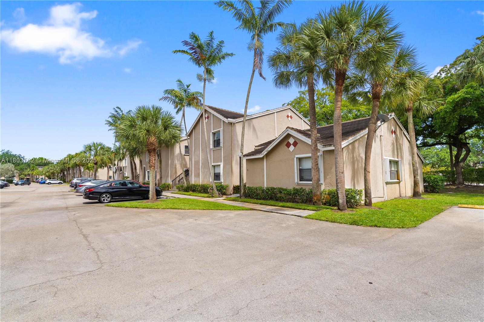 9641 Riverside Dr # F6, Coral Springs FL 33071