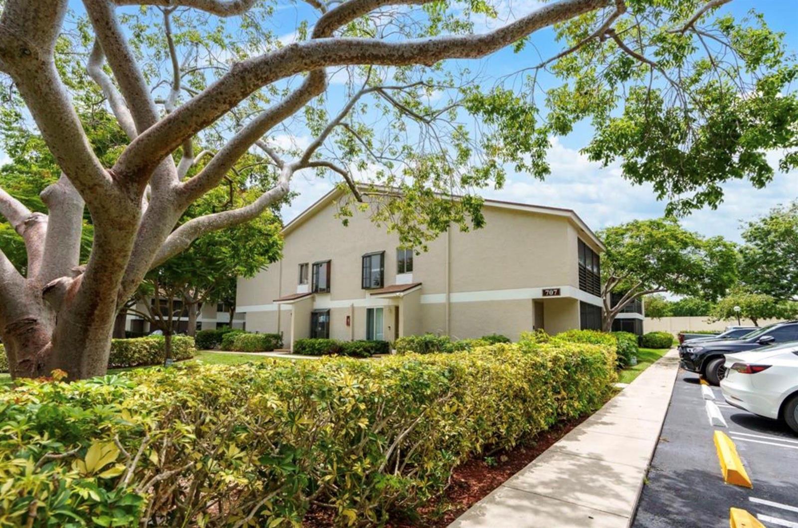 707 Gardens Drive # 101, Pompano Beach FL 33069