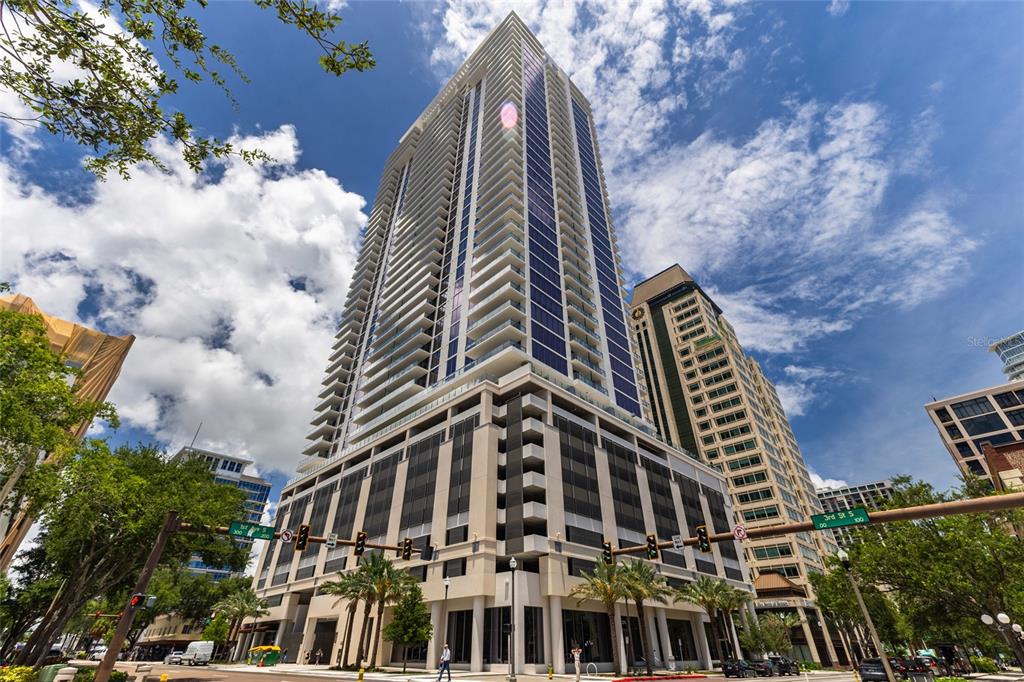 275 1ST AVENUE S UNIT 3908