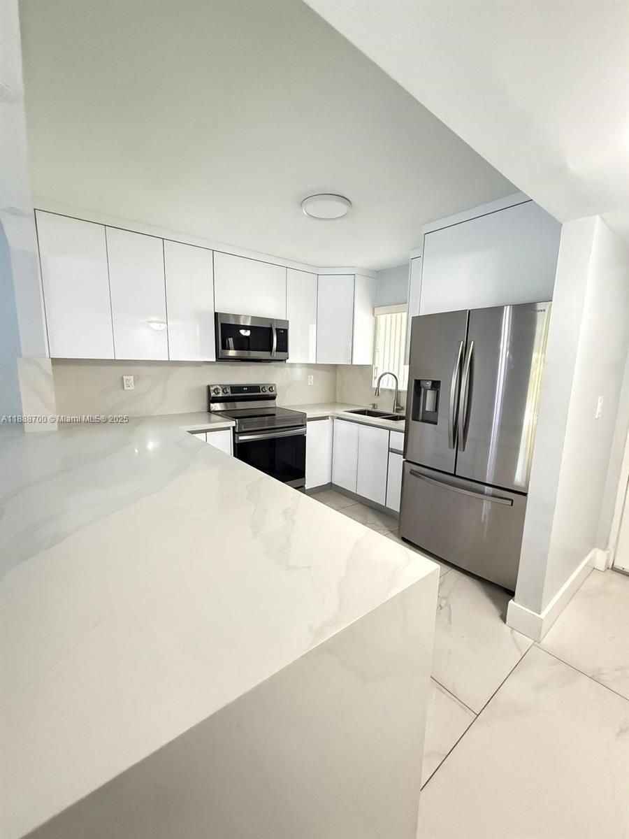 2680 W 76Th ST # 104, Hialeah FL 33016