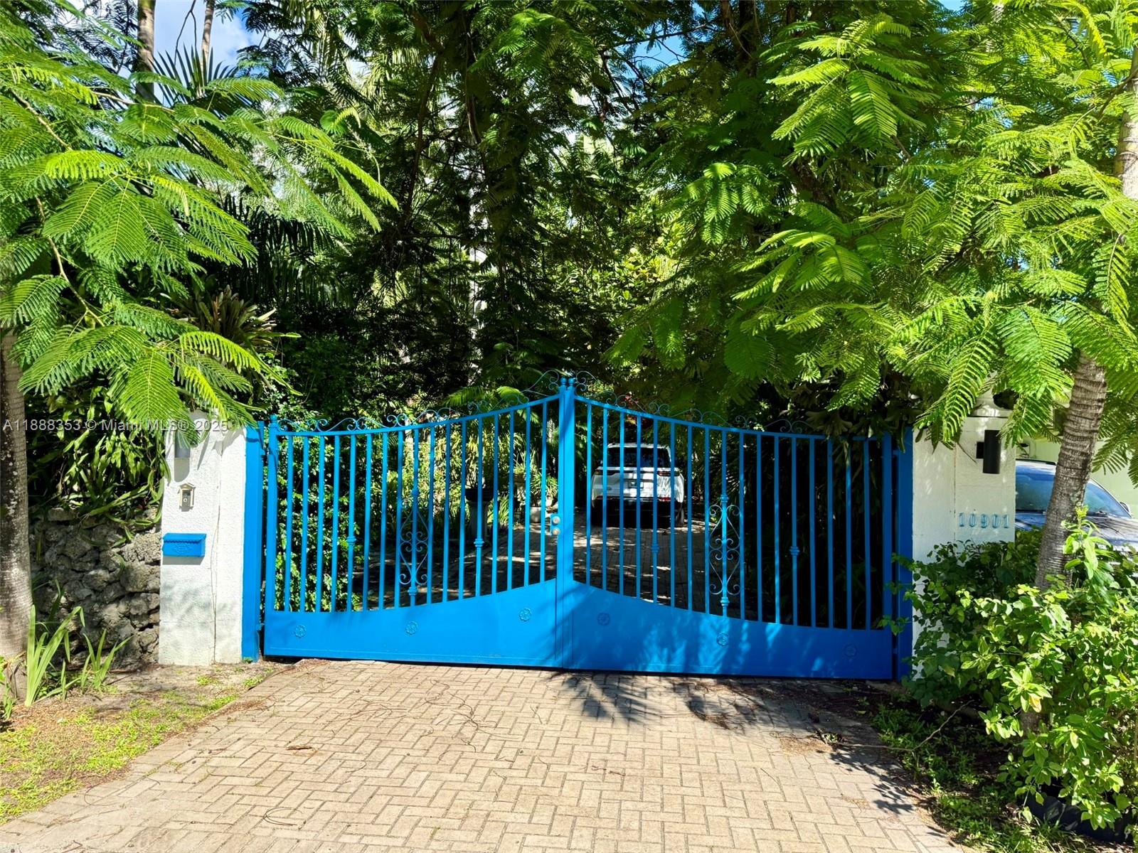10901 NE 3rd Ave, Miami FL 33161