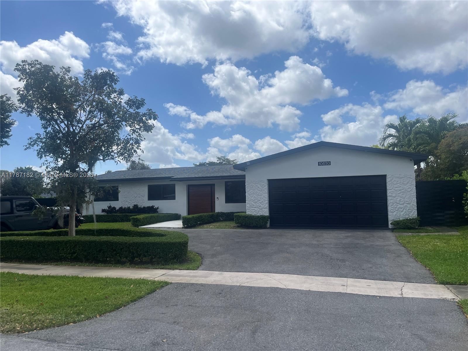 10630 NW 19th Pl, Pembroke Pines FL 33026