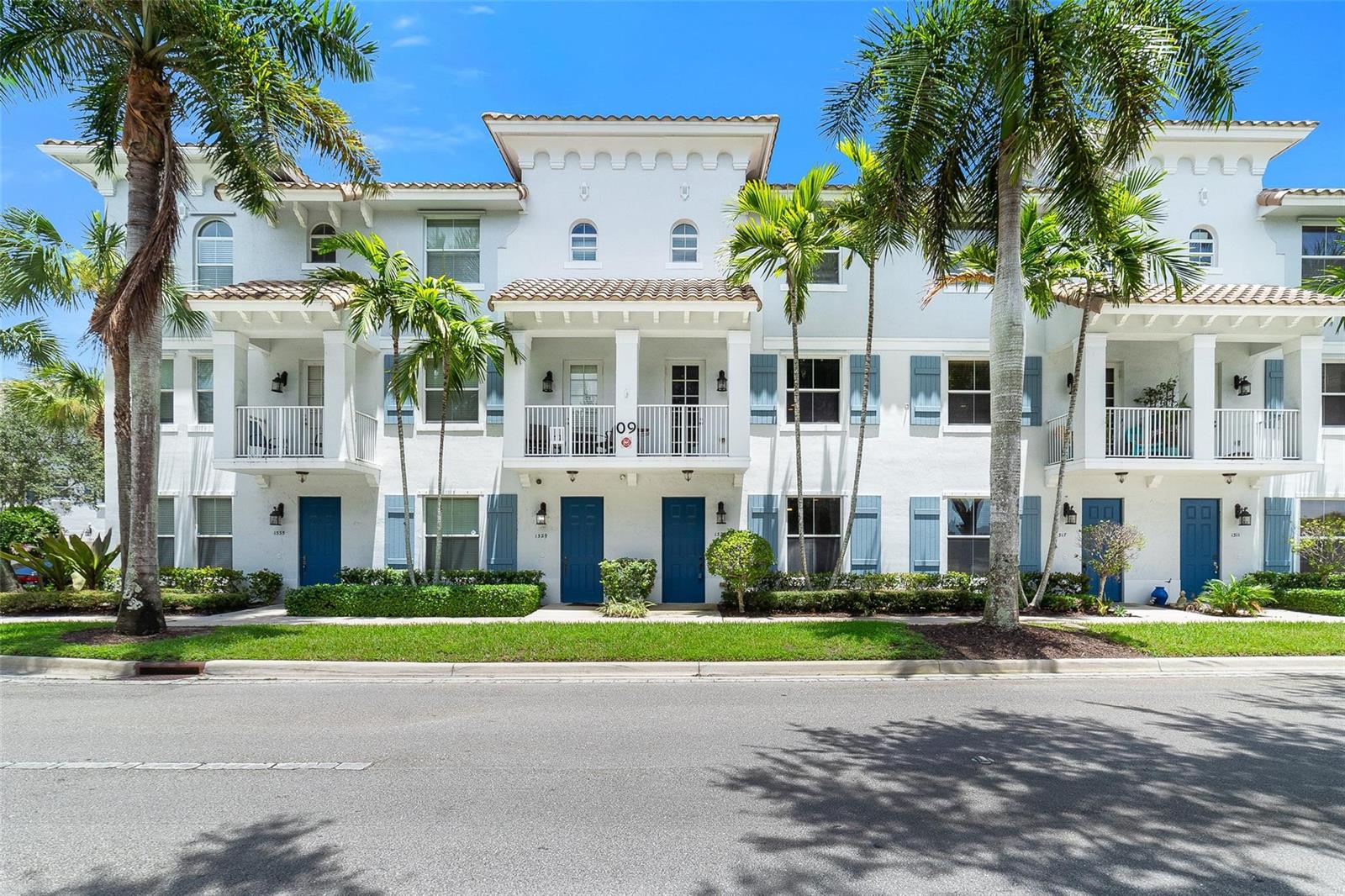 1323 Via De Pepi, Boynton Beach FL 33426