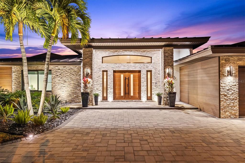 215 DRIFTWOOD LANE