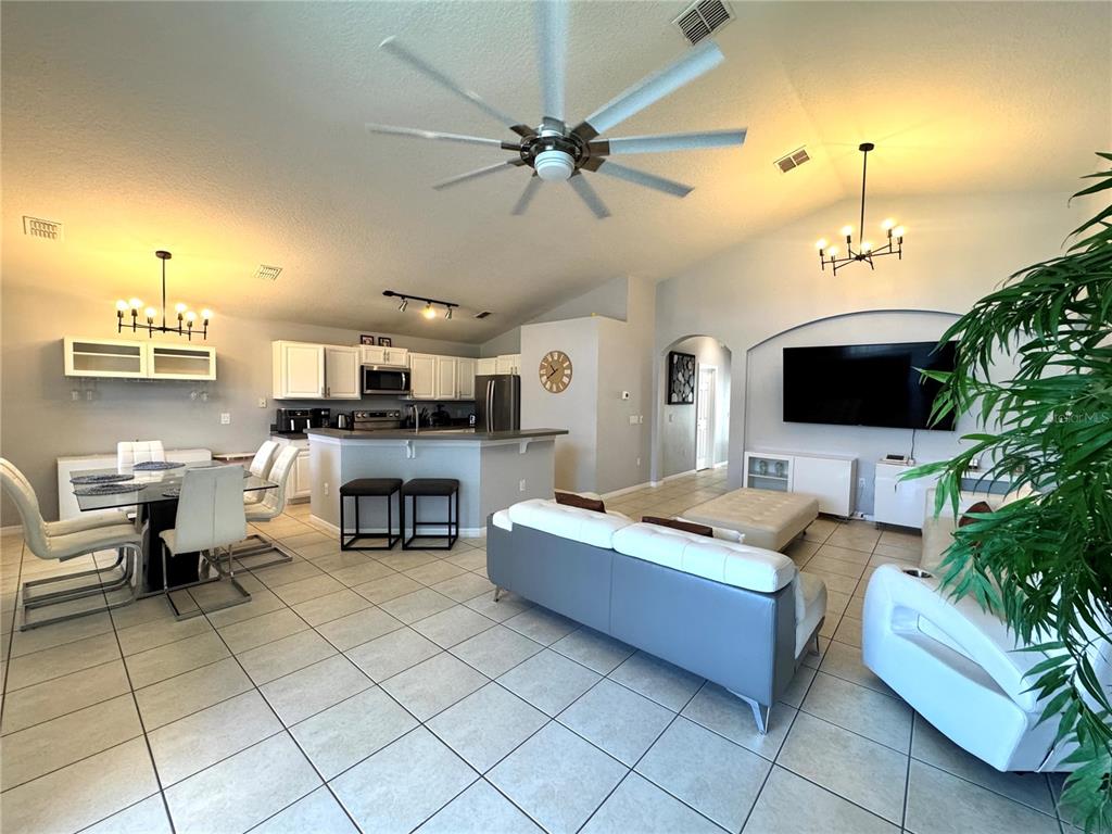 4775 CUMBRIAN LAKES DRIVE, KISSIMMEE, FL — photo 4 of 21