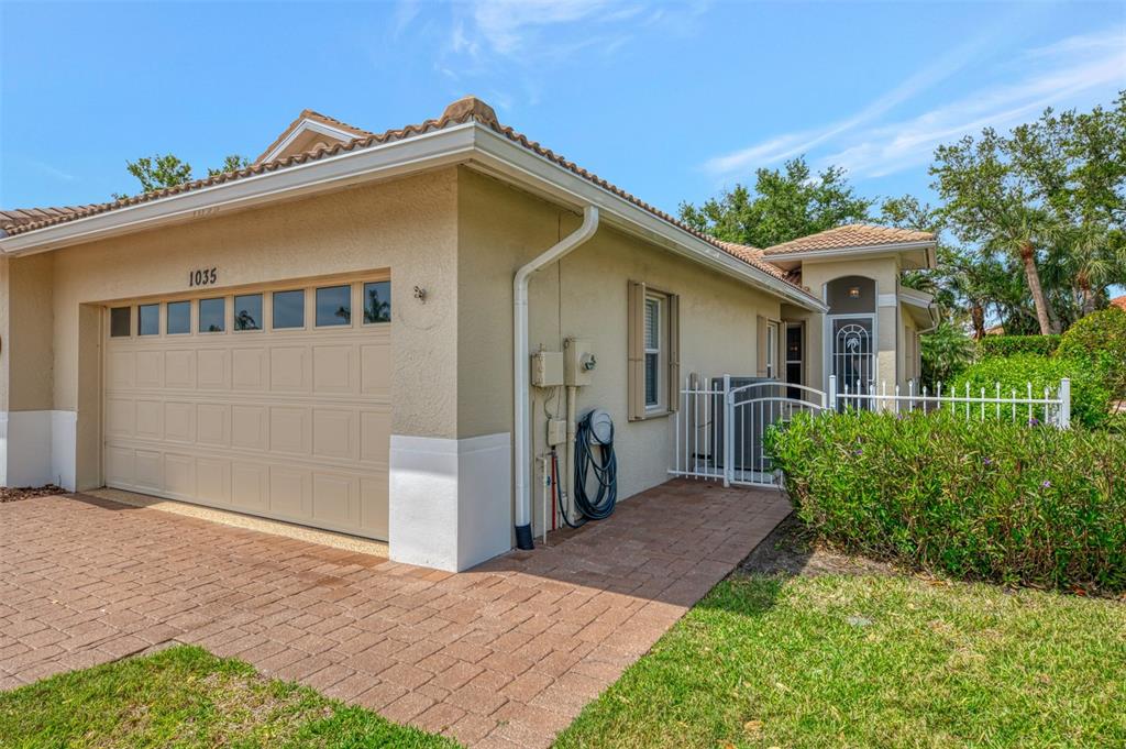 1035 TOPELIS DRIVE