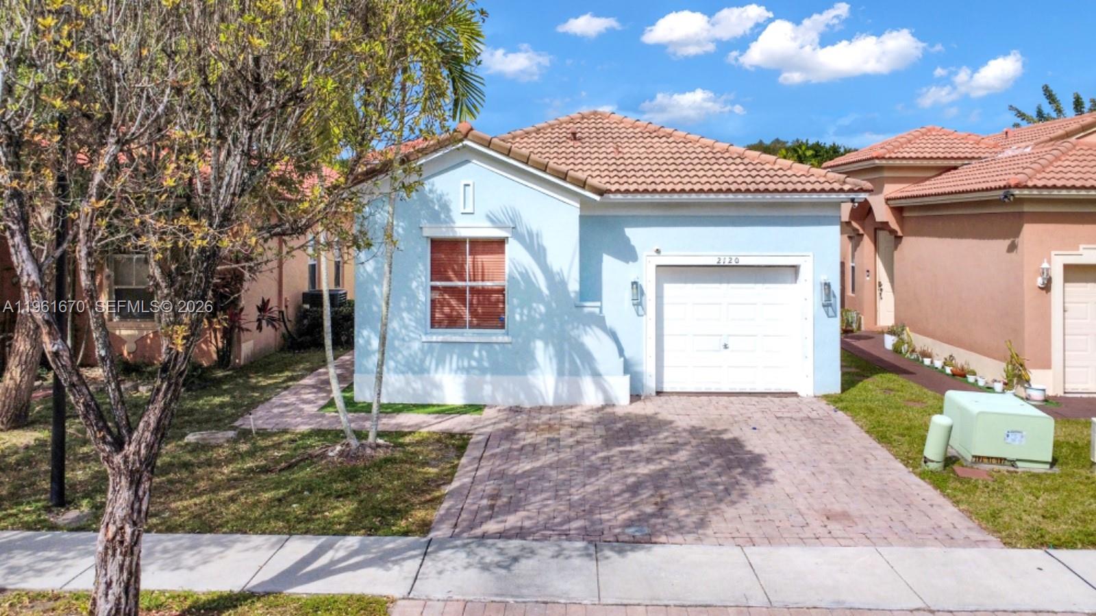 2120 NE 37th Rd, Homestead FL 33033