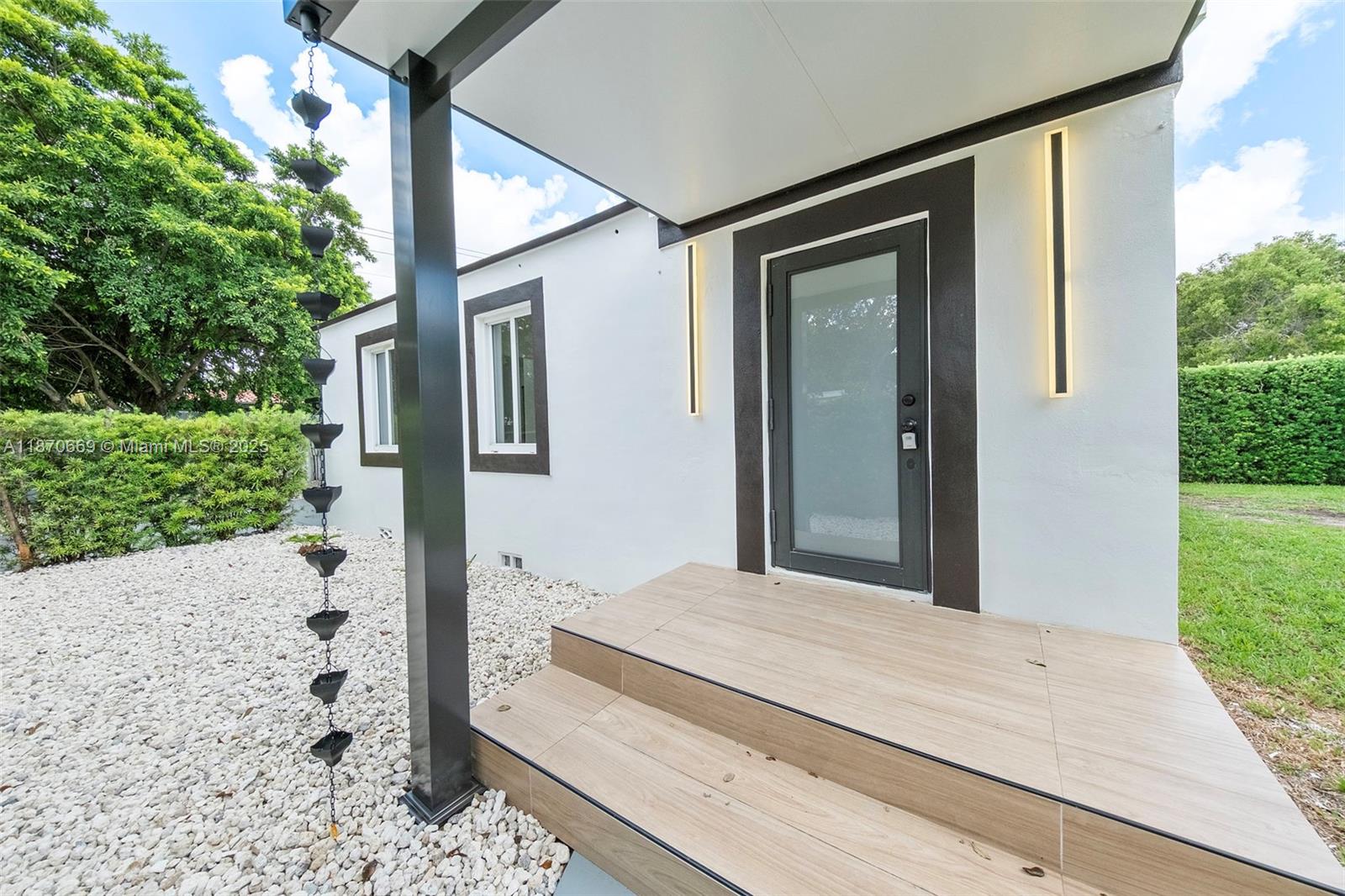 5291 SW 5th St, Miami FL 33134