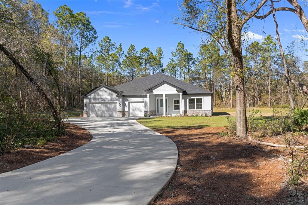 1215 E GETTY LANE