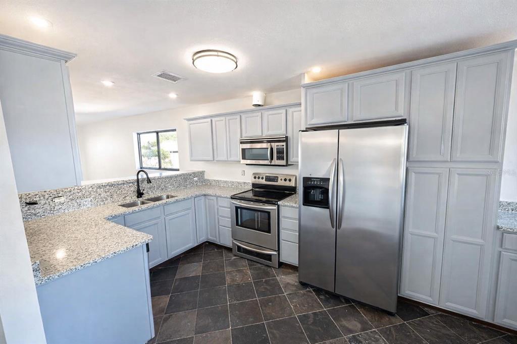 4325 THOMPSON AVENUE, SEBRING, FL — photo 3 of 13