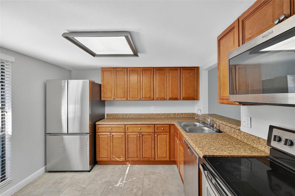 321 WINDRUSH LOOP, TARPON SPRINGS, FL — photo 3 of 30