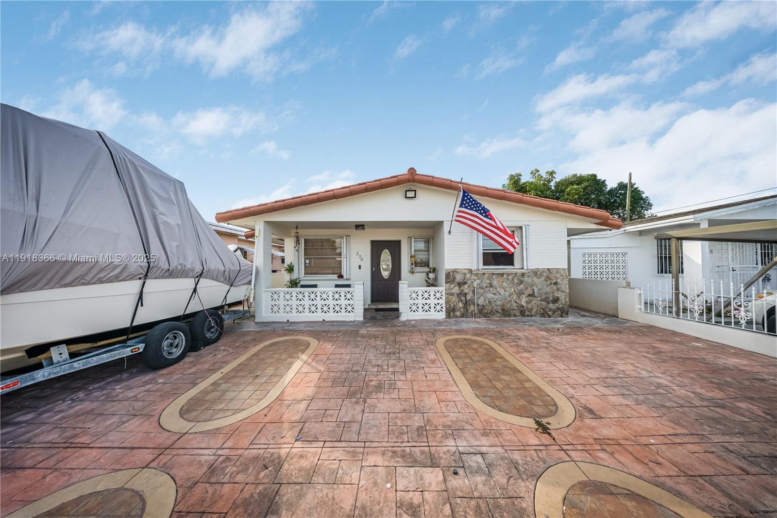 270 W 14th St, Hialeah FL 33010