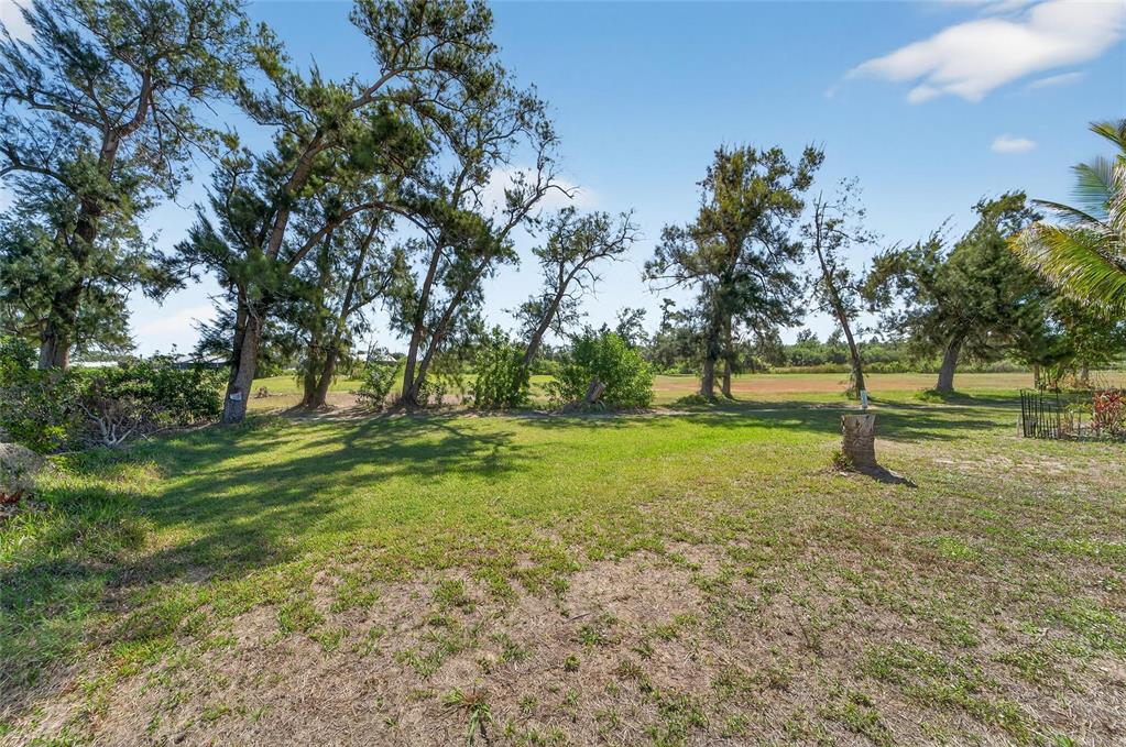 806 GREENVIEW DRIVE, APOLLO BEACH, FL — photo 2 of 30