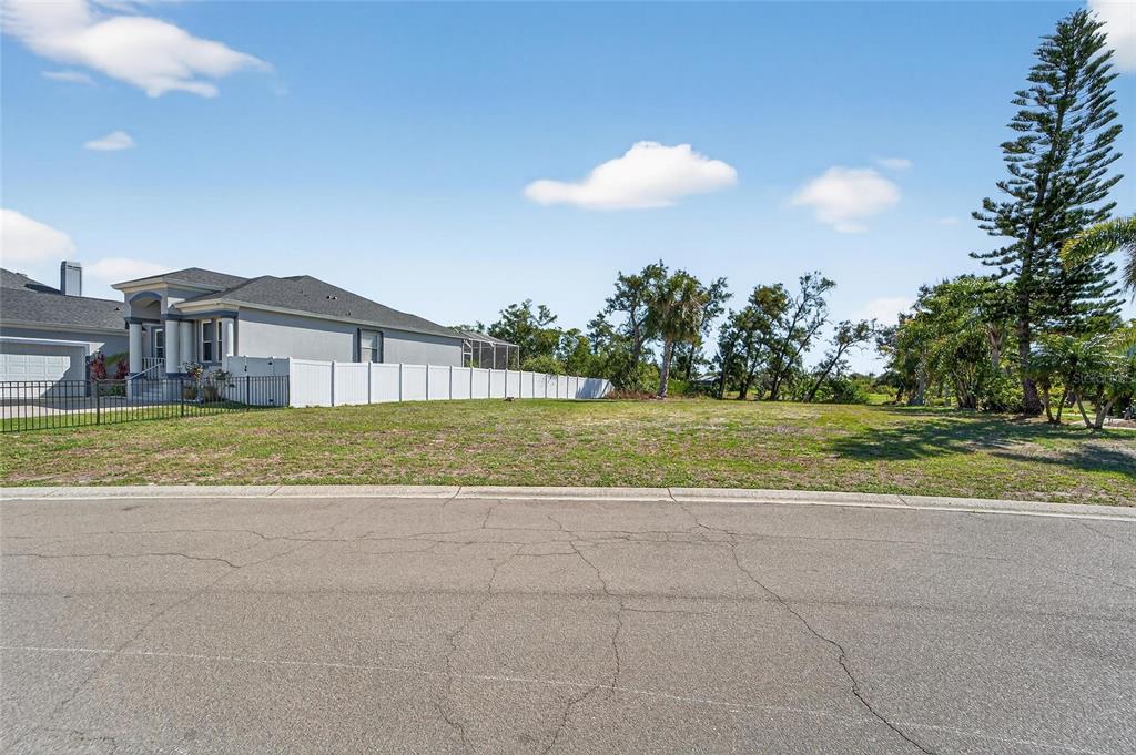 806 GREENVIEW DRIVE, APOLLO BEACH, FL — photo 3 of 30