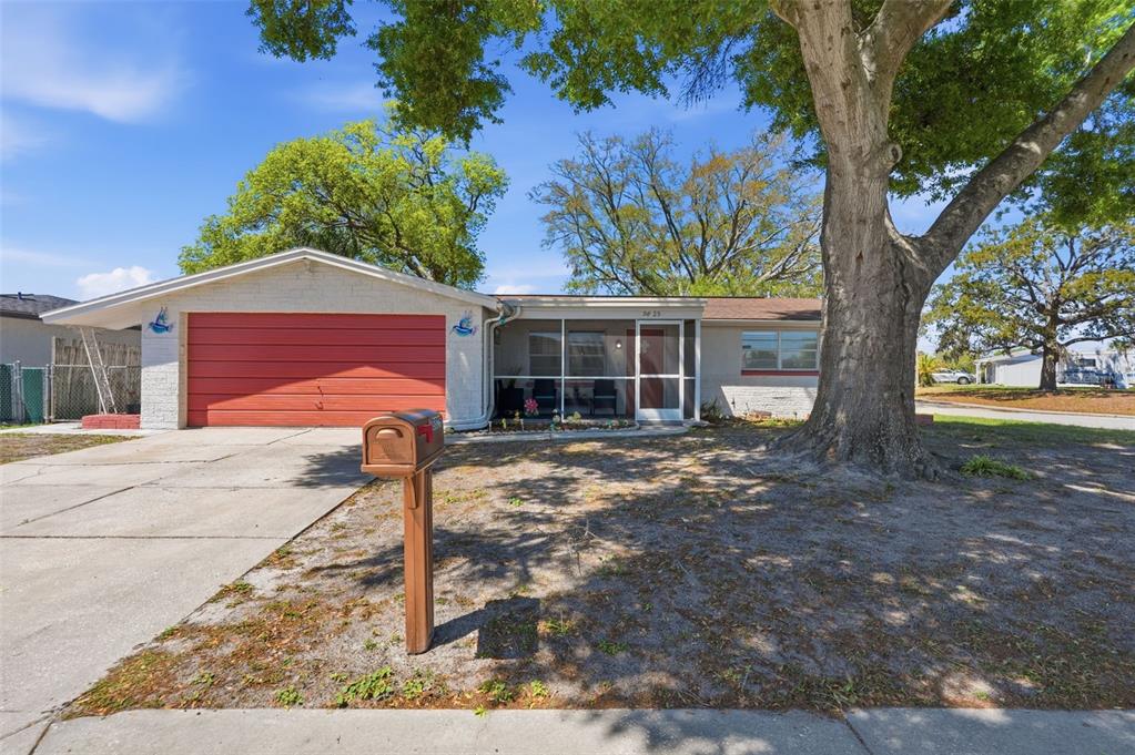 9825 LAKESIDE LANE