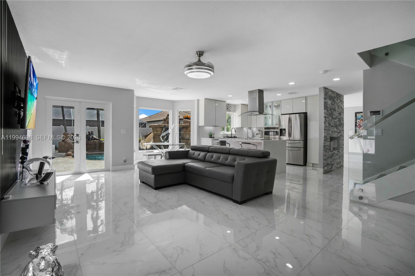 612 SW 179th Ave, Pembroke Pines FL 33029