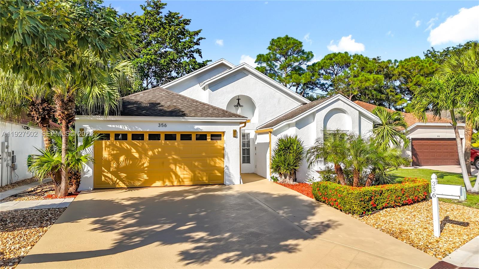 356 Hammocks Trl, Green Acres FL 33413