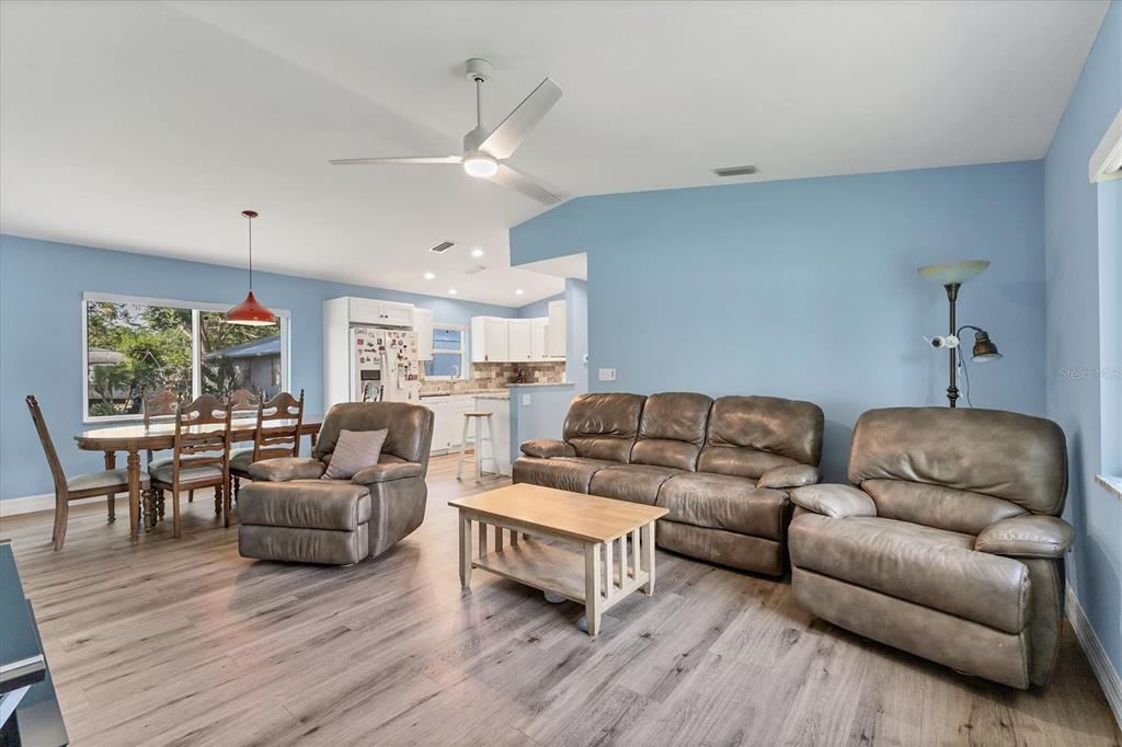 352 GLENWOOD AVE, OSPREY, FL — photo 3 of 30