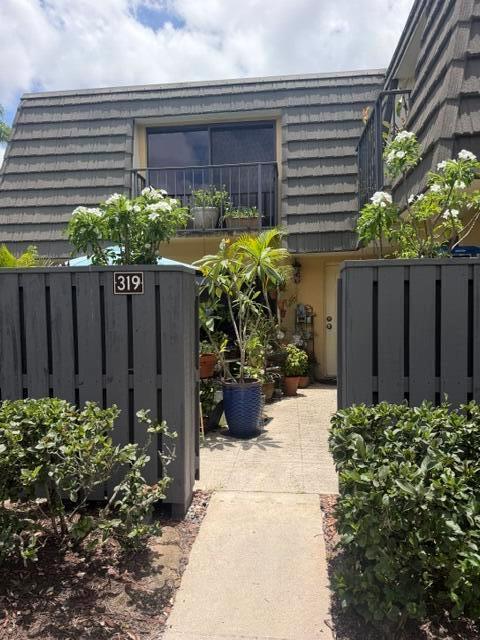 319 3rd Way, West Palm Beach FL 33407