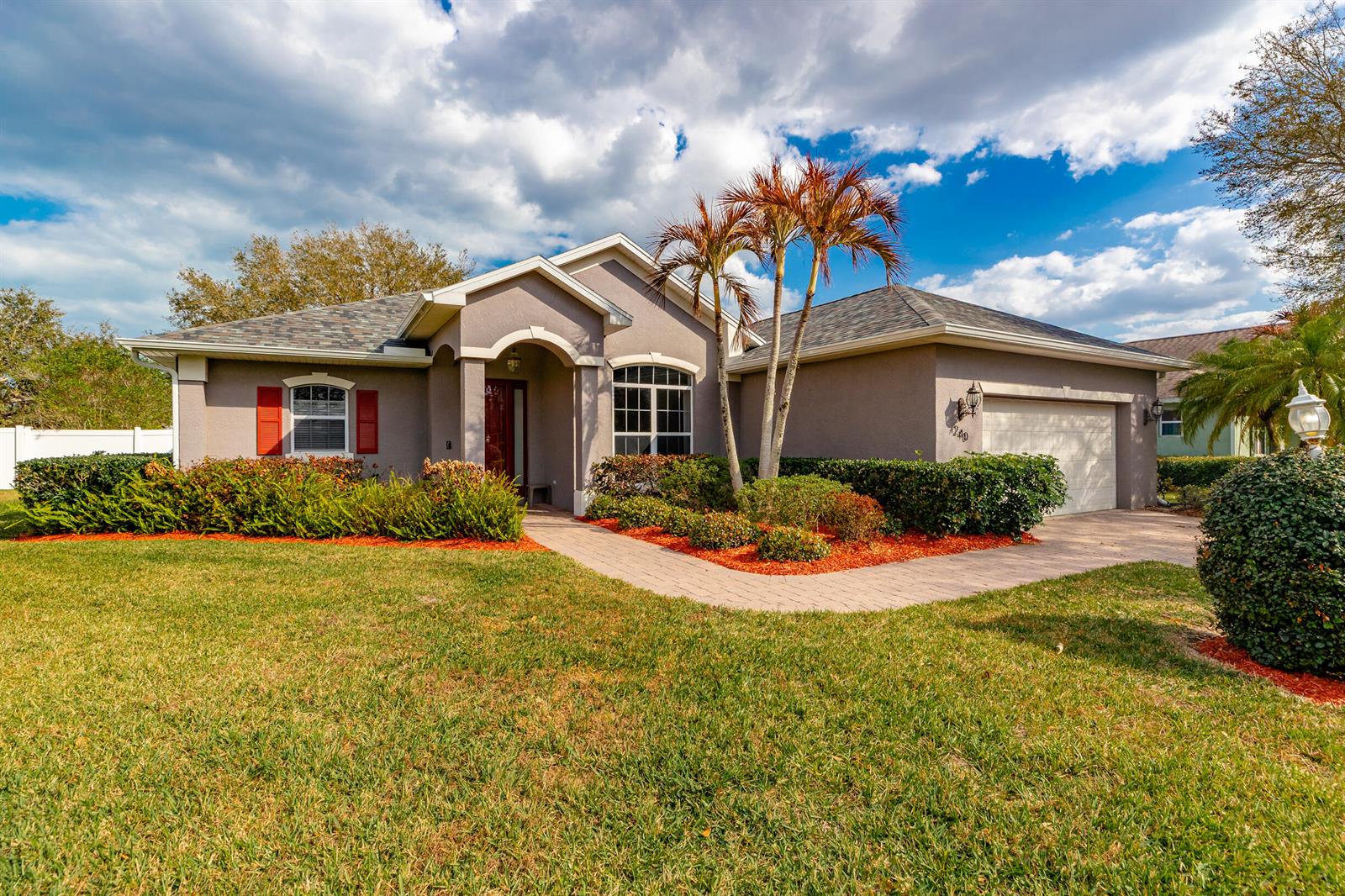 240 SW Champagne Ct Court SW, Vero Beach FL 32968