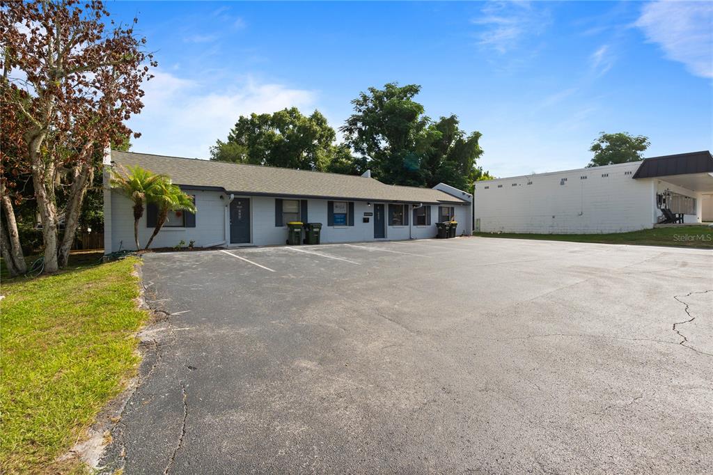 684 W MONTROSE STREET UNIT 690/F