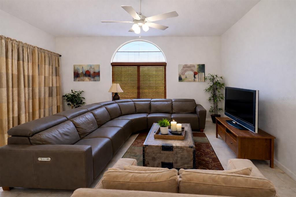 643 HIGHGATE PARK BOULEVARD, DAVENPORT, FL — photo 4 of 17