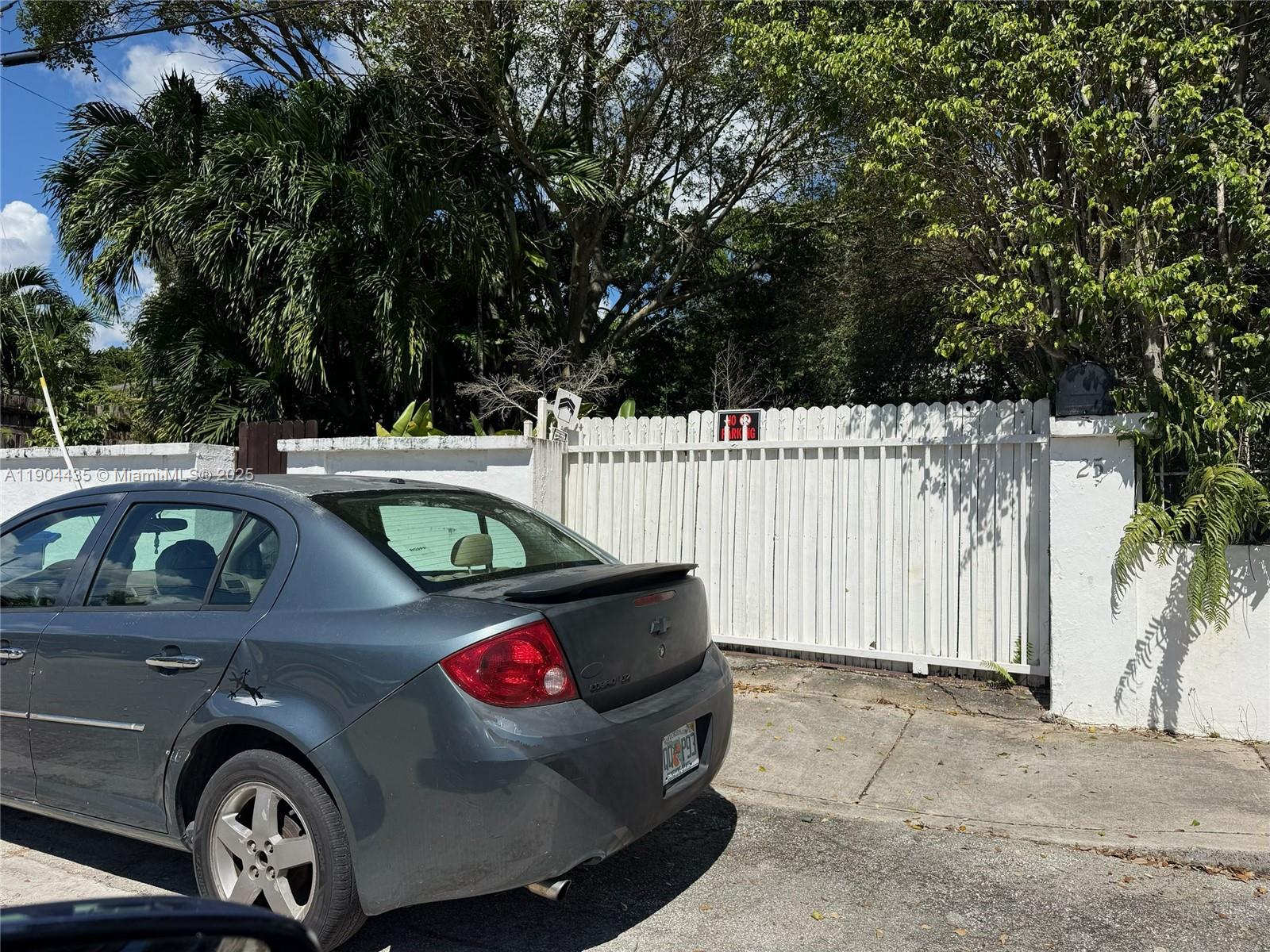 25 NW 51st St, Miami FL 33127