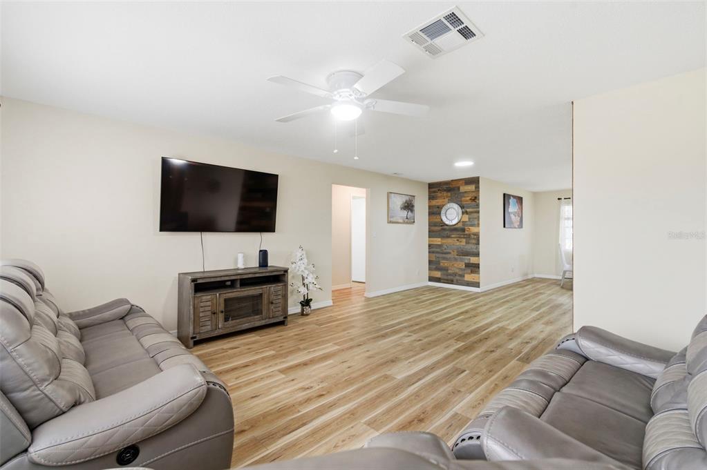 3022 JACKSON DRIVE, HOLIDAY, FL — photo 4 of 30