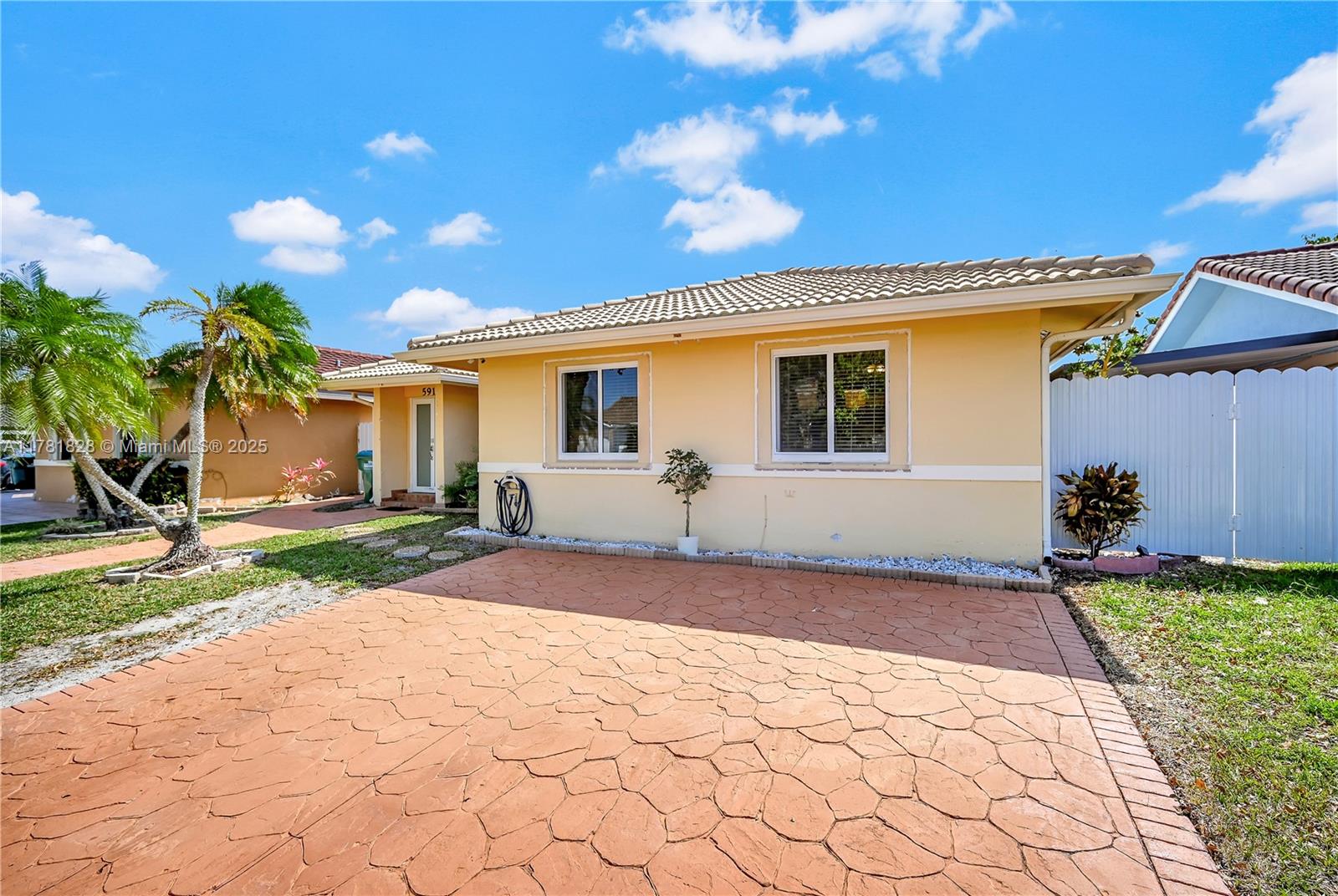 5911 SW 148th Pl, Miami FL 33193