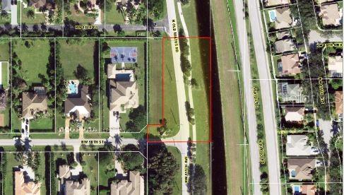 This is an aerial map showing a vacant rectangular lot outlined in red — N OLD HIATUS ROAD, FORT LAUDERDALE, FL