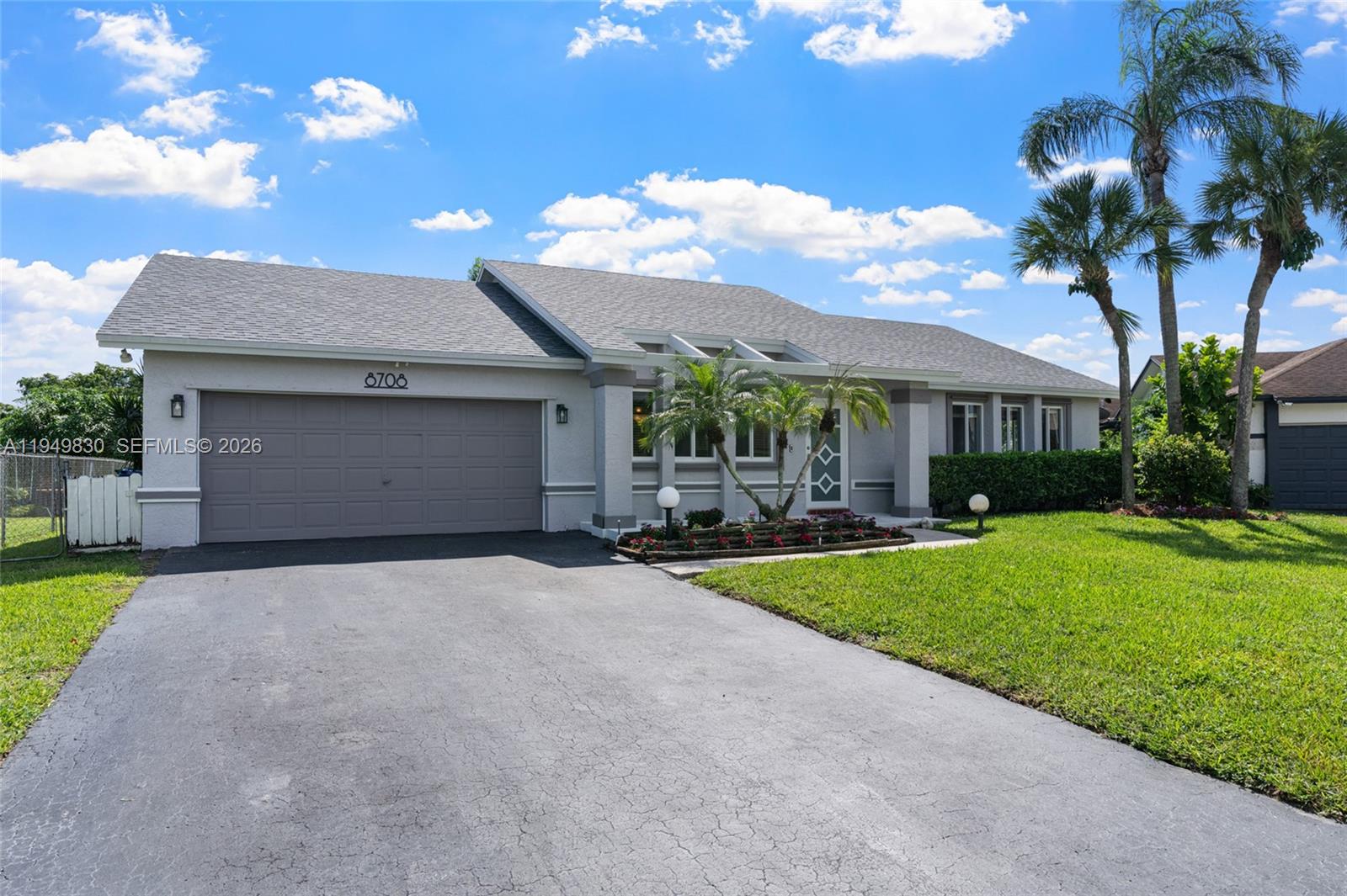 8708 SW 52nd St, Cooper City FL 33328