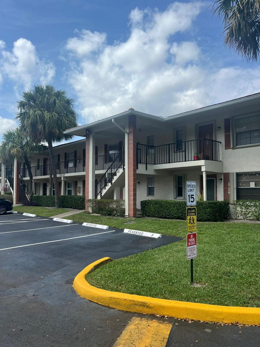 9993 Three Lakes Circle, Boca Raton FL 33428