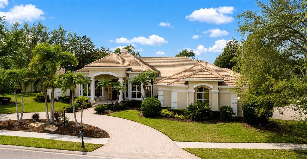 8112 COLLINGWOOD COURT